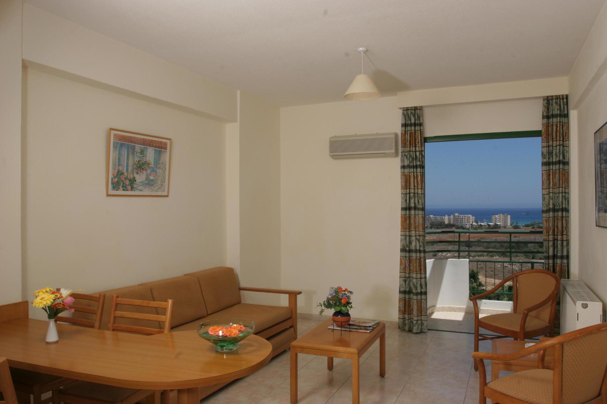 Maris Grand Waterpark Resort Protaras Esterno foto