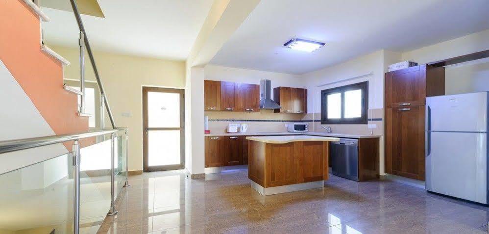 Maris Grand Waterpark Resort Protaras Esterno foto