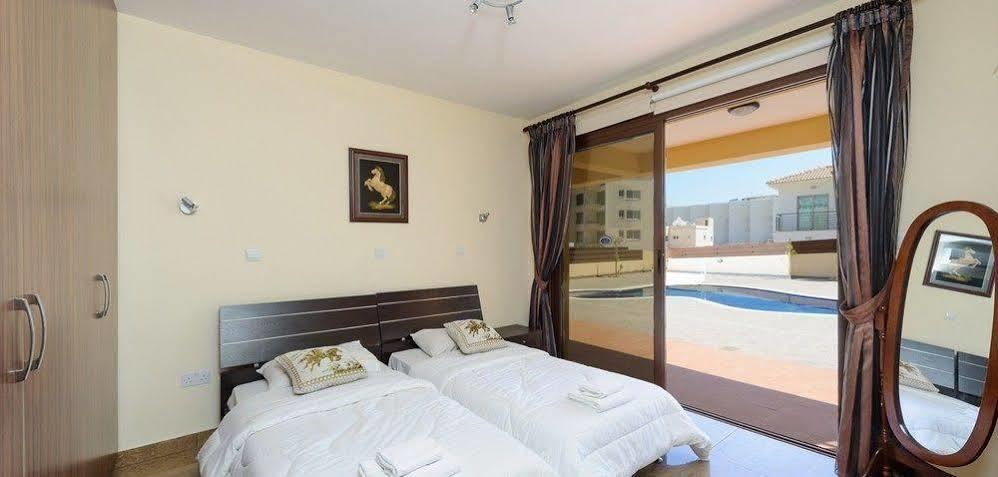 Maris Grand Waterpark Resort Protaras Esterno foto