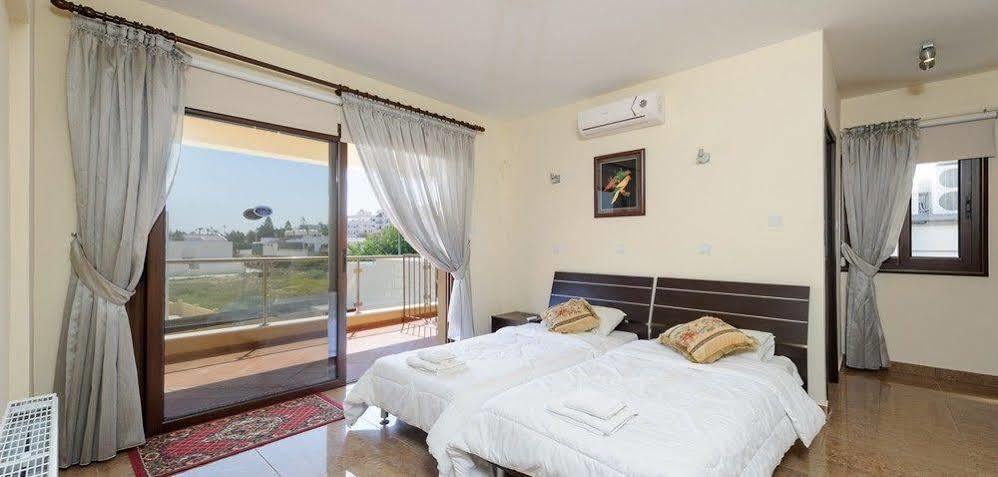 Maris Grand Waterpark Resort Protaras Esterno foto